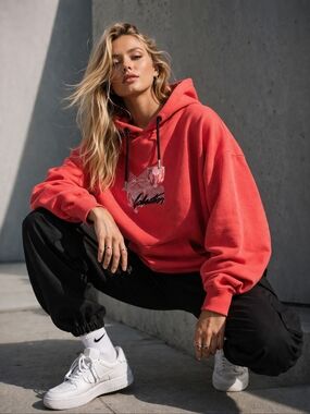 Nikki x Kate Moss Coral Hoodie | Graphic Streetwear Sweatshirt | Off-Duty Model